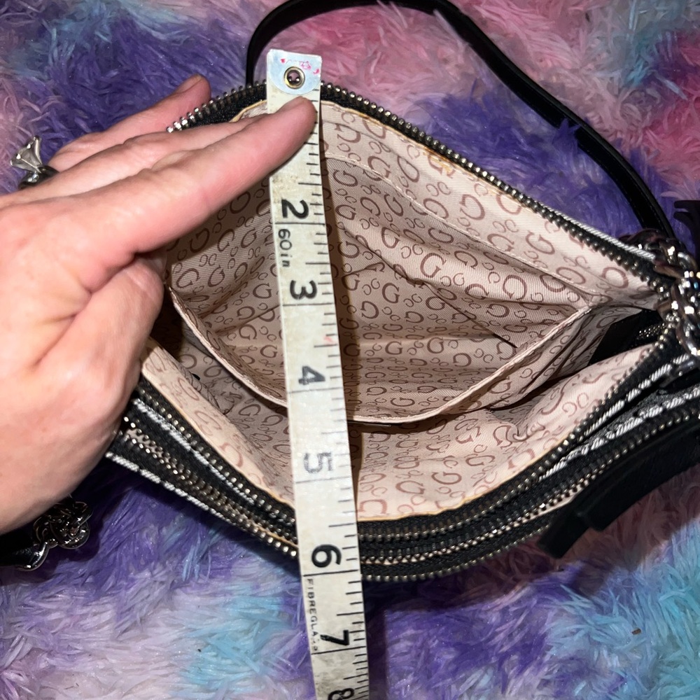 GUESS women’s purse - Picture 9 of 10